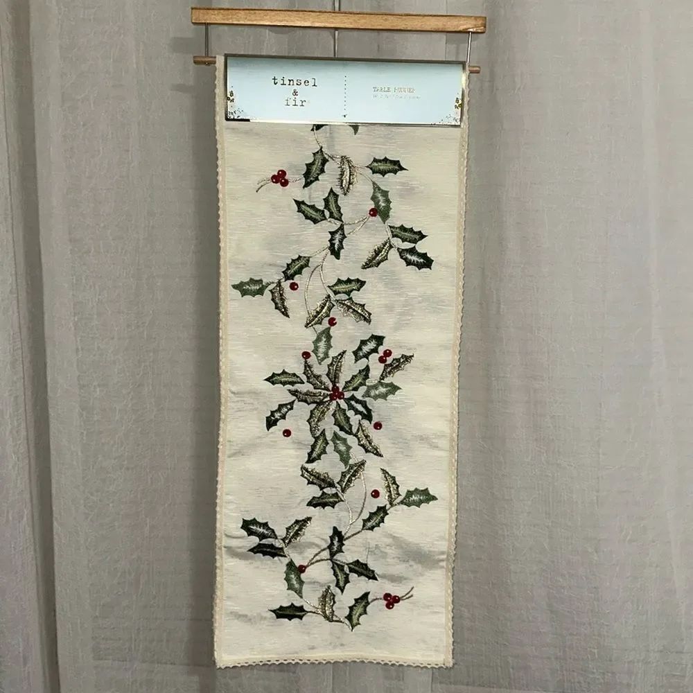 tinsel & fir Ivory Green Red Embroidered Christmas Winter Berry Table Runner